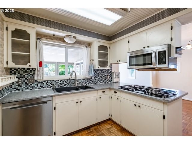 1012 S WATER St, Silverton, OR 97381
