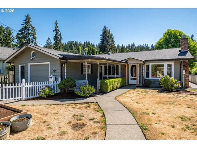 1012 S WATER St, Silverton, OR 97381