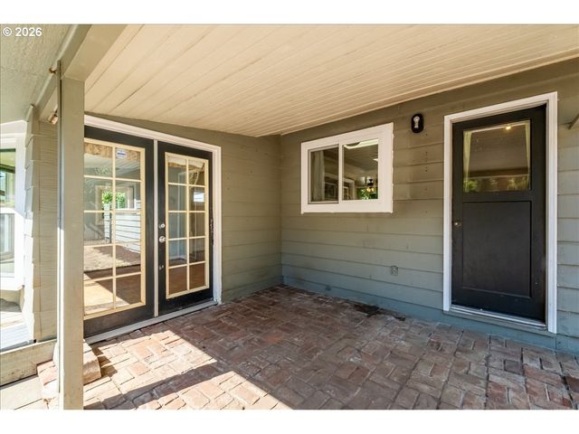 1012 S WATER St, Silverton, OR 97381