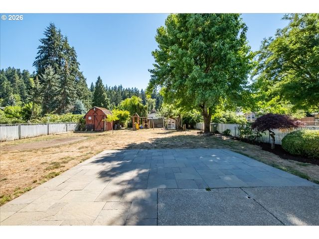 1012 S WATER St, Silverton, OR 97381