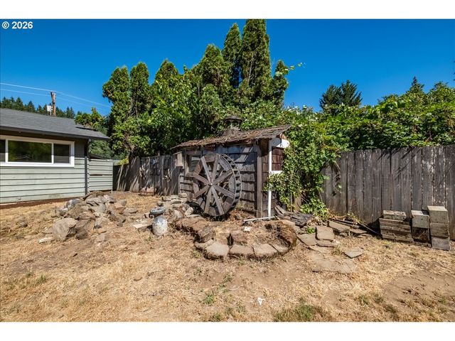 1012 S WATER St, Silverton, OR 97381