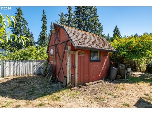 1012 S WATER St, Silverton, OR 97381