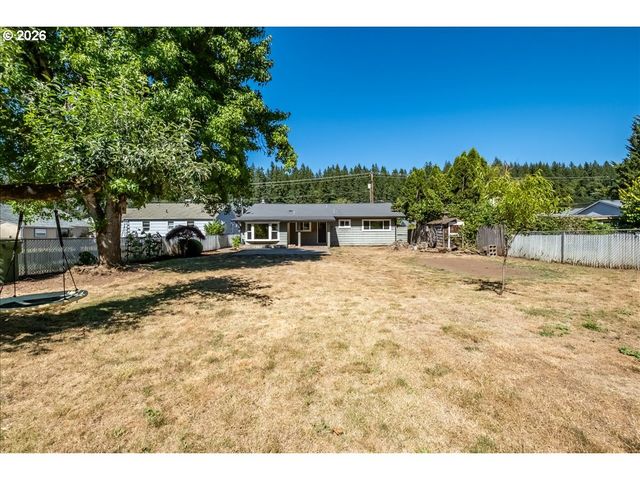 1012 S WATER St, Silverton, OR 97381