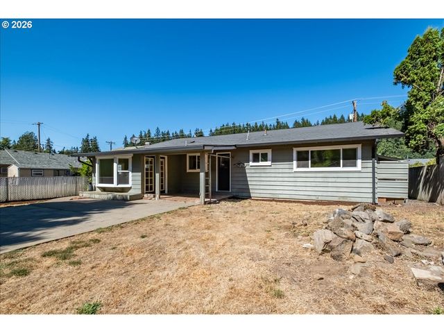1012 S WATER St, Silverton, OR 97381