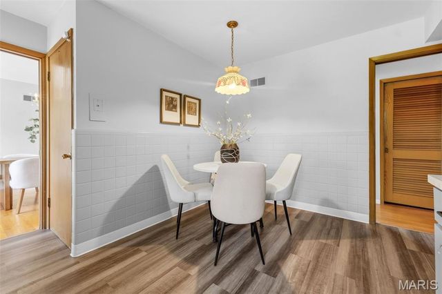 7958 Glenside Place, University City, MO 63130