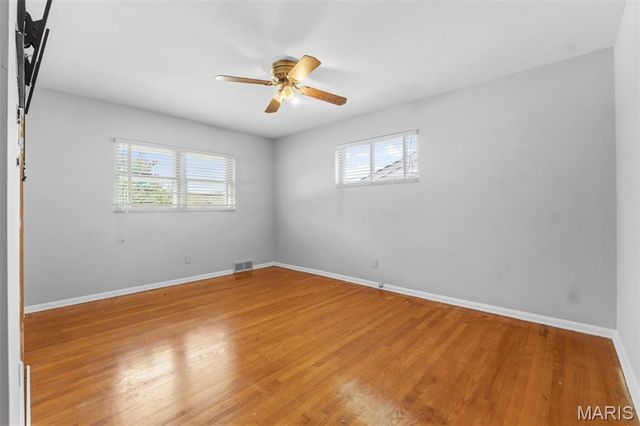 7958 Glenside Place, University City, MO 63130