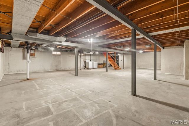 7958 Glenside Place, University City, MO 63130