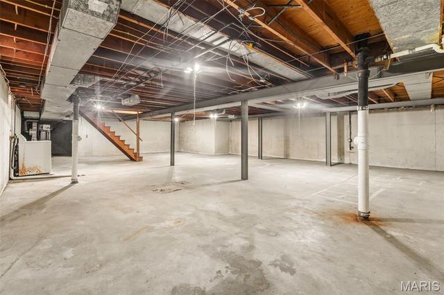 7958 Glenside Place, University City, MO 63130