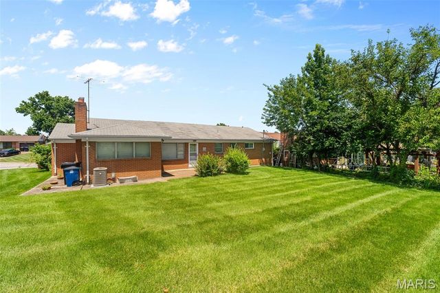 7958 Glenside Place, University City, MO 63130