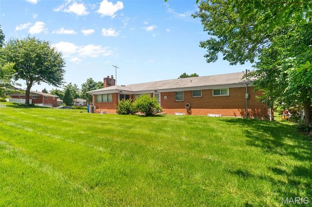 7958 Glenside Place, University City, MO 63130