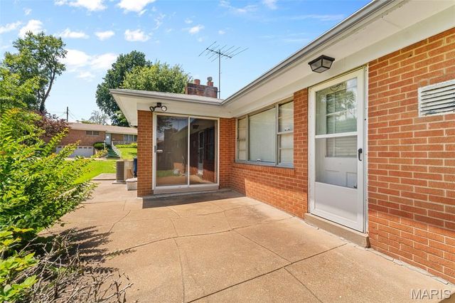 7958 Glenside Place, University City, MO 63130