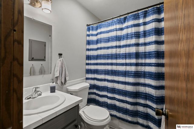 3300 N 71st Street, Lincoln, NE 68507