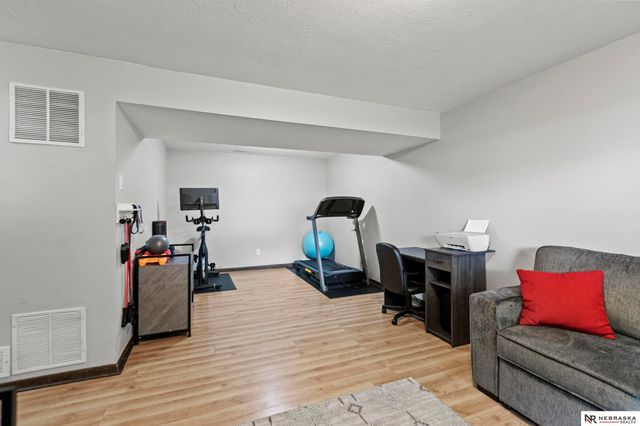 3300 N 71st Street, Lincoln, NE 68507