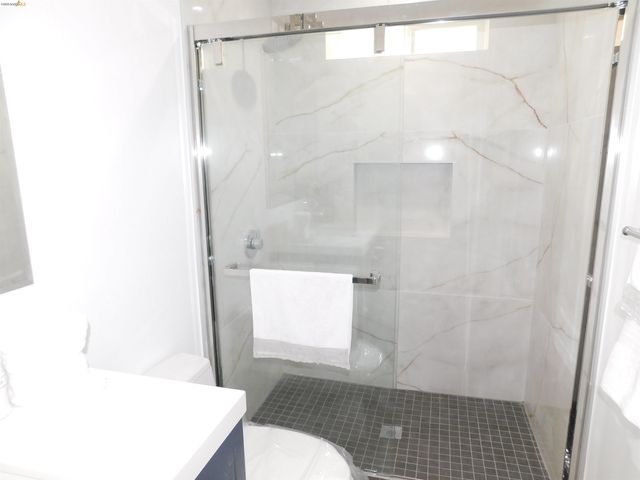 3086 Middleton St, Oakland, CA 94605