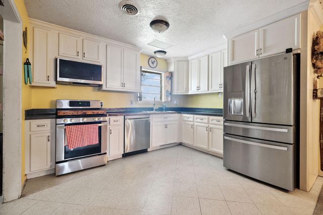 211 Rue Orleans Street, Baytown, TX 77520