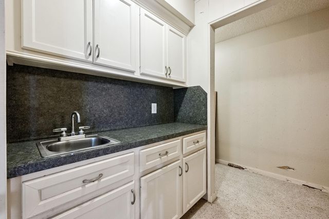 211 Rue Orleans Street, Baytown, TX 77520