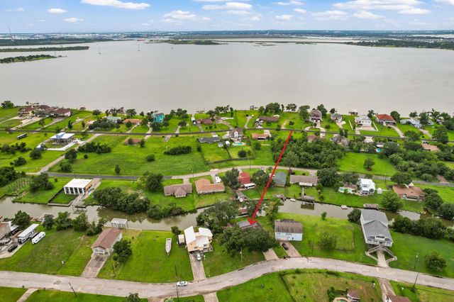 211 Rue Orleans Street, Baytown, TX 77520