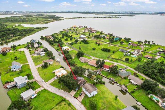 211 Rue Orleans Street, Baytown, TX 77520