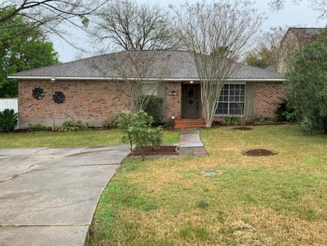 83 Estelle Circle, Montgomery, TX 77356