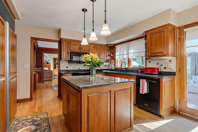 12332 N Golf DRIVE, Mequon, WI 53092