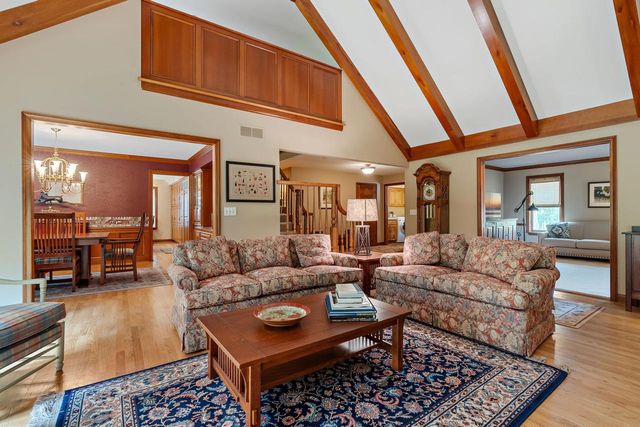12332 N Golf DRIVE, Mequon, WI 53092