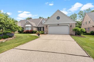 12332 N Golf DRIVE, Mequon, WI 53092
