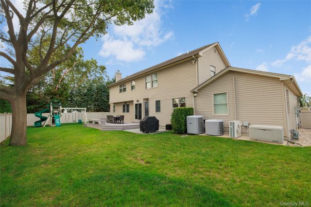 24 South Plaza, Amity Harbor, NY 11701