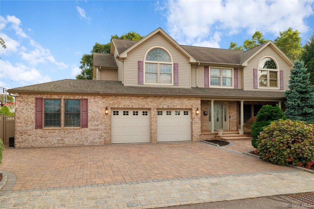 24 South Plaza, Amity Harbor, NY 11701 — exterior