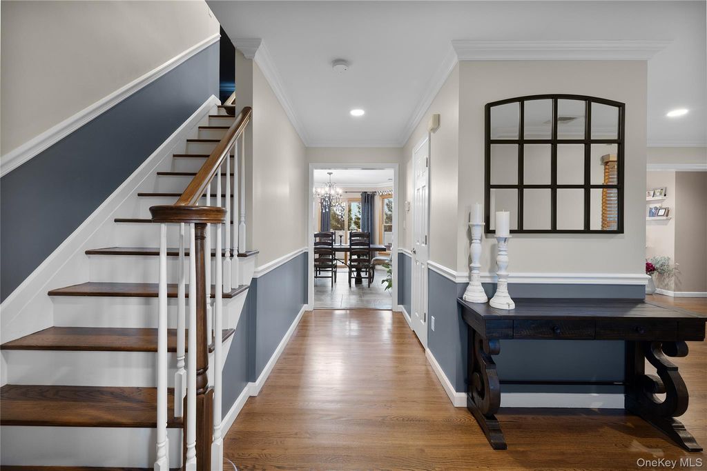 24 South Plaza, Amity Harbor, NY 11701 — photo 2