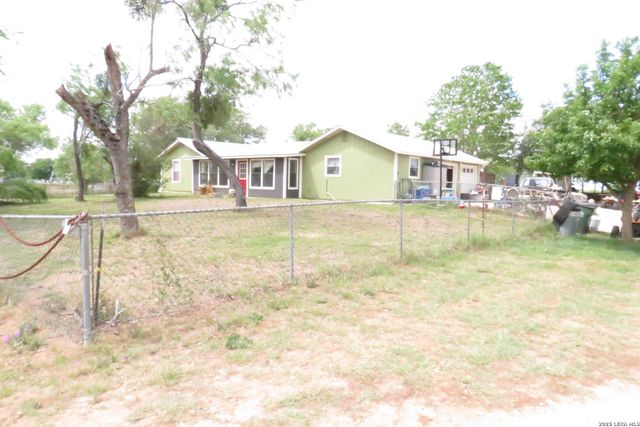 2126 CHURCH RD, Seguin, TX 78155