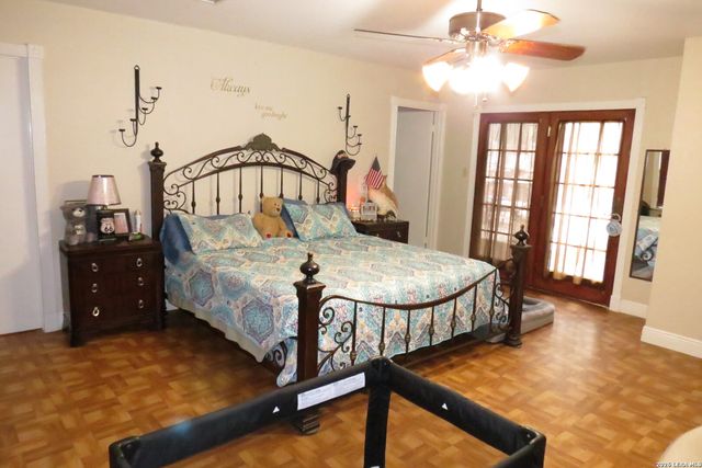 2126 CHURCH RD, Seguin, TX 78155