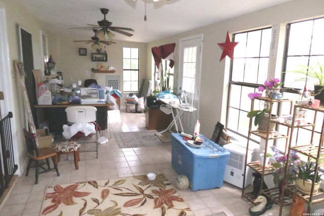 2126 CHURCH RD, Seguin, TX 78155