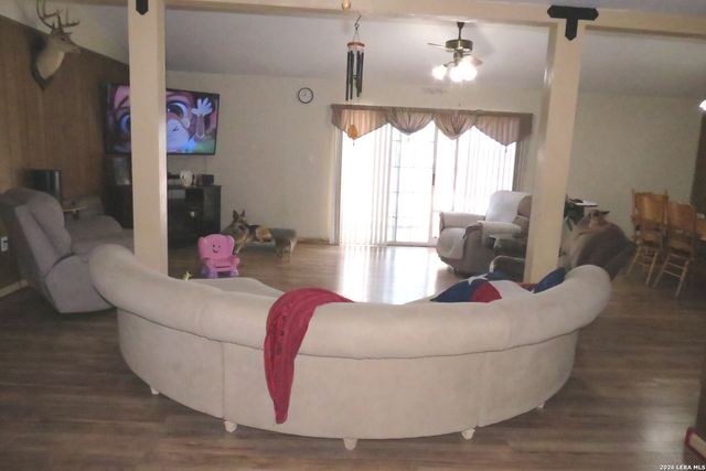 2126 CHURCH RD, Seguin, TX 78155
