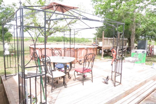 2126 CHURCH RD, Seguin, TX 78155