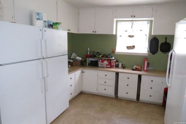 2126 CHURCH RD, Seguin, TX 78155