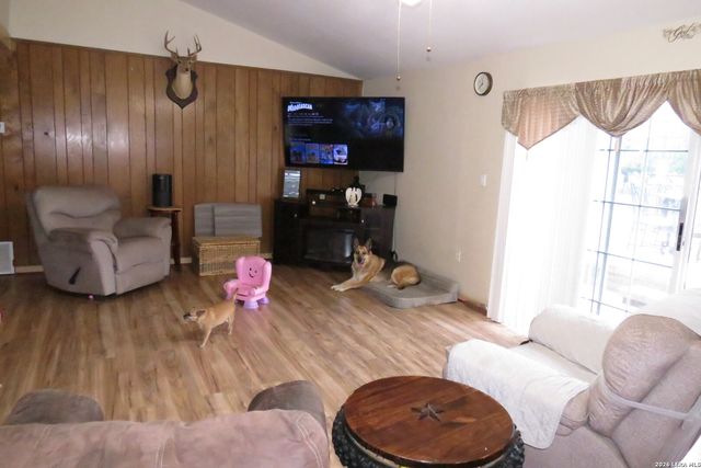 2126 CHURCH RD, Seguin, TX 78155