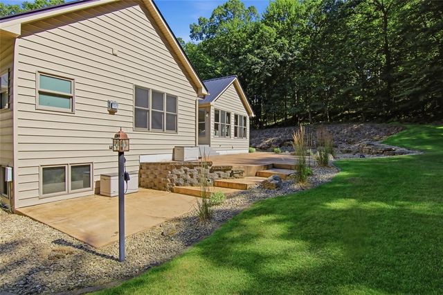 W245 Woodridge Drive, Eau Claire, WI 54701