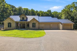 W245 Woodridge Drive, Eau Claire, WI 54701
