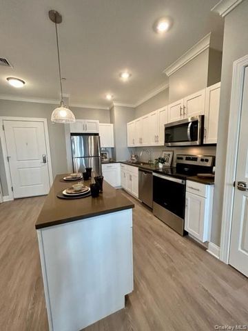 75 E Hoffman Avenue 4087, Lindenhurst, NY 11757