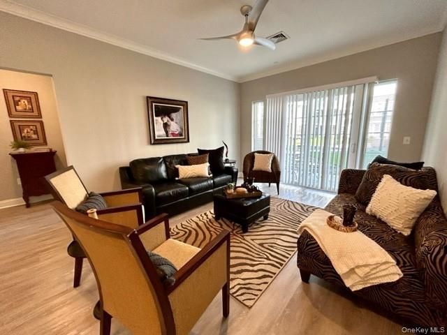 75 E Hoffman Avenue 4087, Lindenhurst, NY 11757