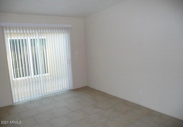 7110 N 68 Avenue 2, Glendale, AZ 85303