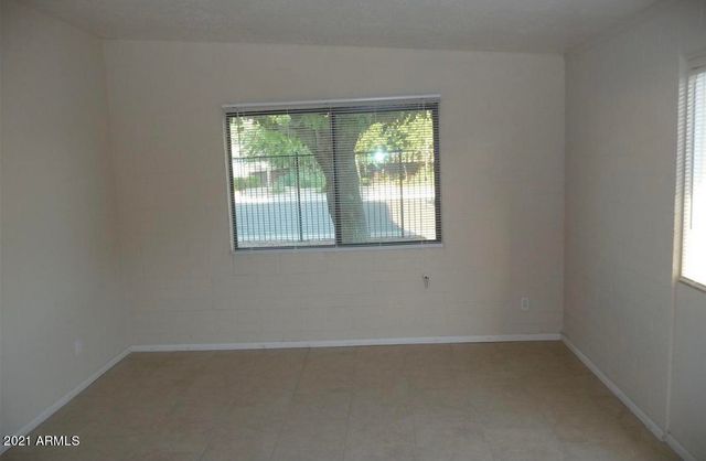 7110 N 68 Avenue 2, Glendale, AZ 85303