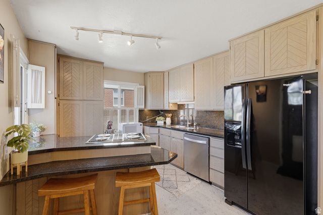 2856 S LAKEVIEW DR, Millcreek, UT 84109