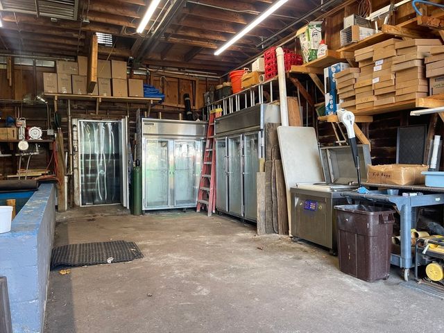 519 Crescent St, Brockton, MA 02302