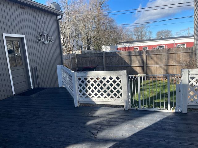 519 Crescent St, Brockton, MA 02302