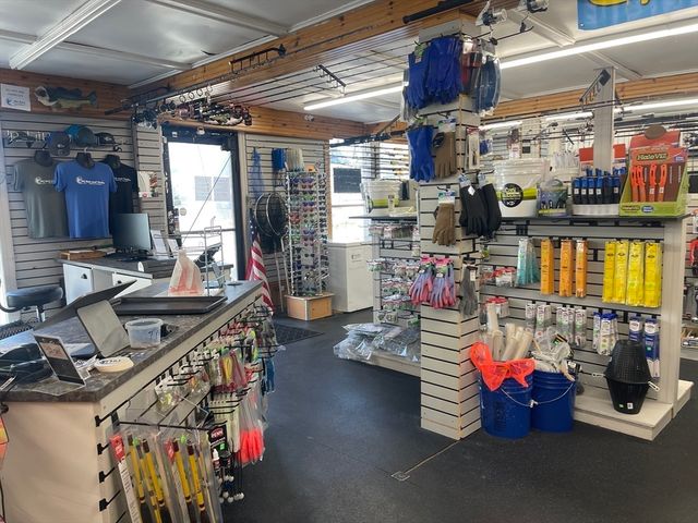 519 Crescent St, Brockton, MA 02302