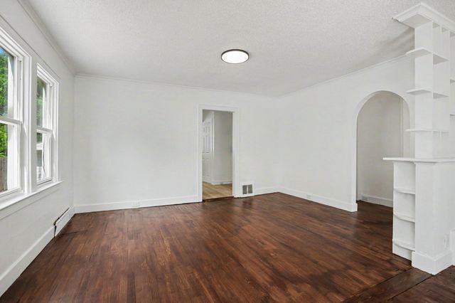 2211 N Charles Street, Saginaw, MI 48602