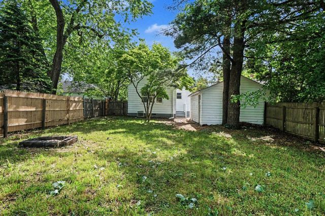 2211 N Charles Street, Saginaw, MI 48602