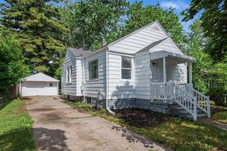 2211 N Charles Street, Saginaw, MI 48602