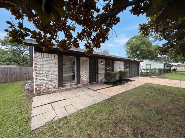 5708 Hanson Drive, Watauga, TX 76148